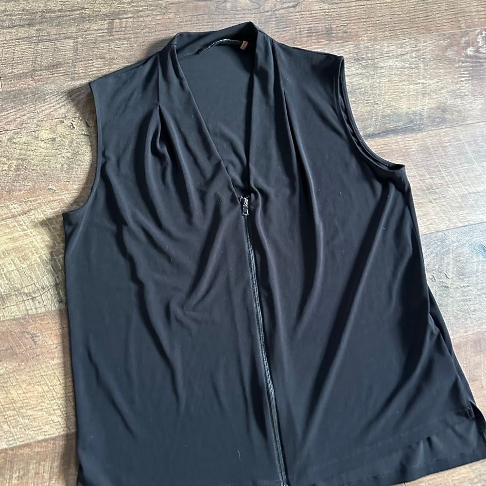 Women's TAHARI Black Sleeveless Zip-Up Vest M
